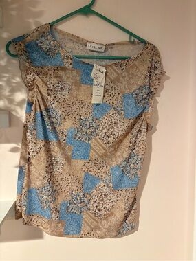 Women's Junior’s Patchwork Print Short Sleeve Top in Beige and Blue Large